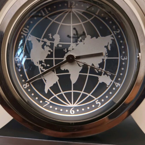 Decorative desk clock globe like new