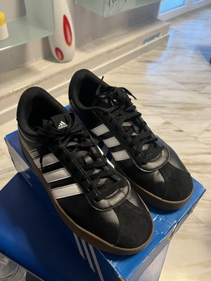 Adidas VL Court 3.0 sneakers like new, size 43.5, black