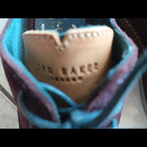 Unisex suede shoes Ted Baker new, size 41, maroon with blue laces