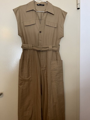 Zara jumpsuit beige camel, like new, size M