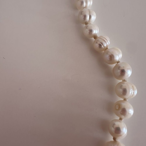 Vintage pearl necklace with natural freshwater pearls, like new