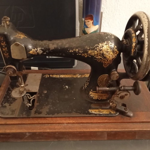 Vintage Singer sewing machine used