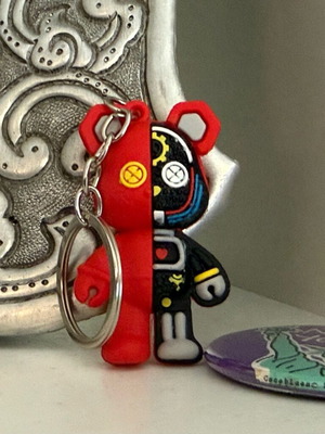 Keychain like new multicolored in excellent condition