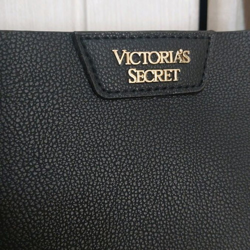 Victoria’s Secret shoulder bag used, black with fringes