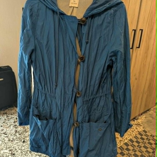 Gap windbreaker coat blue like new with hood and pockets