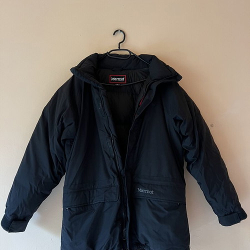Marmot men's jacket like new with goose down filling and multiple pockets