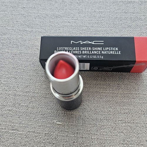 MAC Lipstick nr 565 Gummy Bare like new