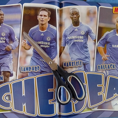 Match Football Magazine issue 2-8/1/2007 like new with Chelsea posters
