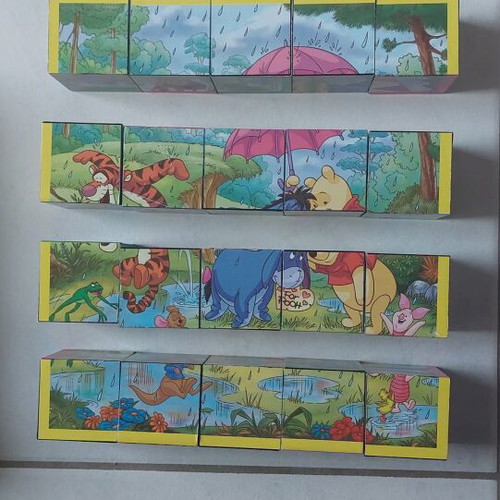 Winnie the Pooh cube puzzle like new, 20 cubes