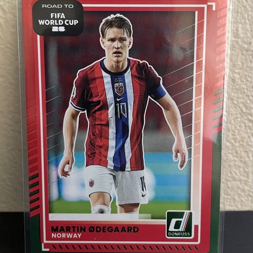 2025-26 Panini Donruss Road to World Cup Parallel Red and Green Martin Odegaard card like new