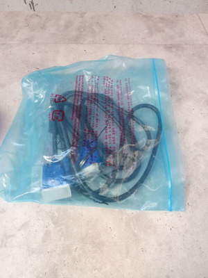 Computer cable for connection to monitors and electronic devices new