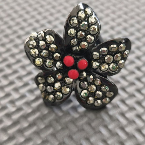 Cocktail Ring "Black Flower" New with Strass and Red Details