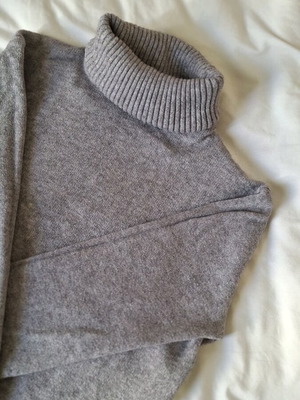 Turtleneck like new, pack of 4, sizes M L XL