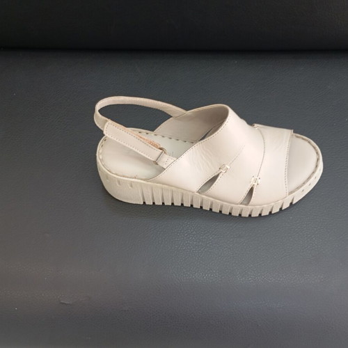 Platform sandals new, genuine leather inside and out, comfortable