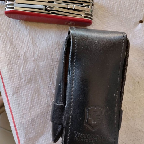 Victorinox SwissChamp pocket knife like new with leather case