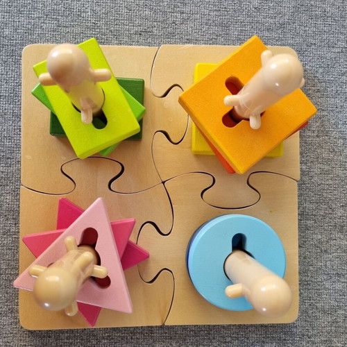 Hape Wooden Shape Sorting Toy like new for 18+ months