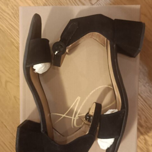 Alpe black suede sandals size 38 like new with 5cm block heel