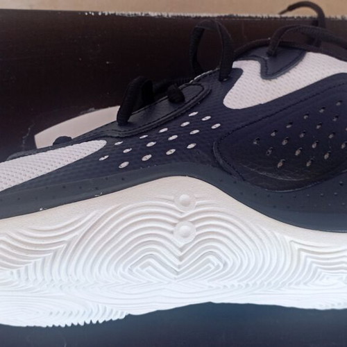 Under Armour Jet '23 basketball shoes new, size 45, black and white
