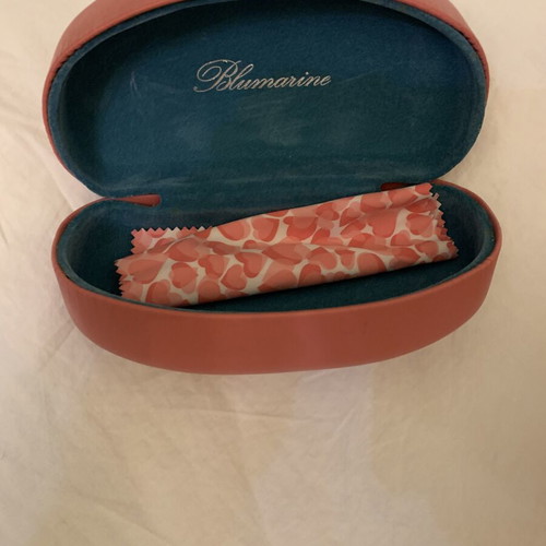 Blumarine sunglasses like new, black
