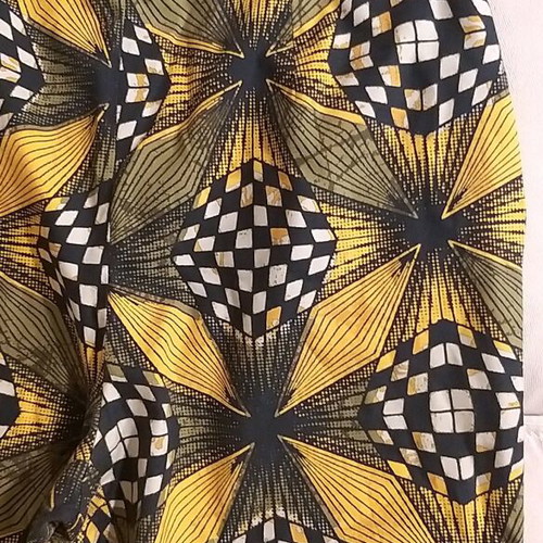 Italian pants with designs like new, size 44
