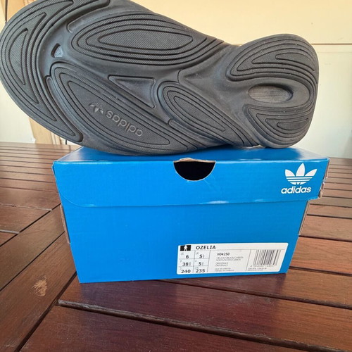Adidas Ozelia sneakers like new, size 38 2/3, black