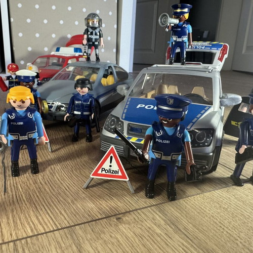 Playmobil Police Bundle used, 6 vehicles, 19 figures, accessories, lights & sound