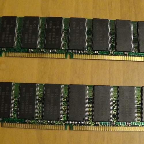 Hyundai HY57V6516208 SDRAM RAM used, 2 pieces 16 MB