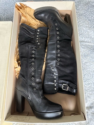 Diesel leather boots like new, size 39, black
