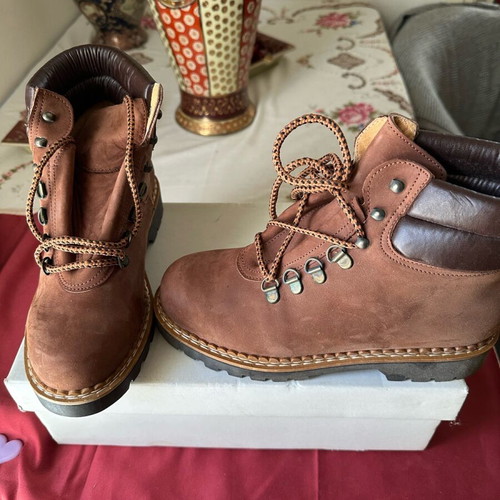 Booties Greek made like new, waterproof, size 36