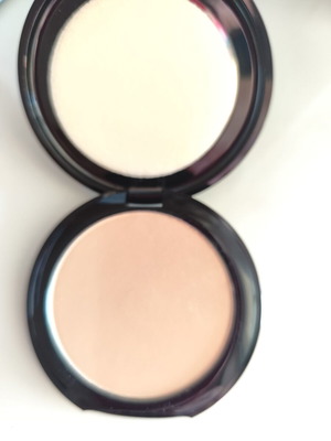 Radiant No 01 Compact Face Powder new, 10gr