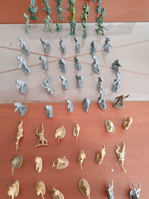 Set of 72 used military soldier figures 4-8 cm German American English