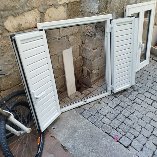 Aluminum frames used, three balcony doors and windows set
