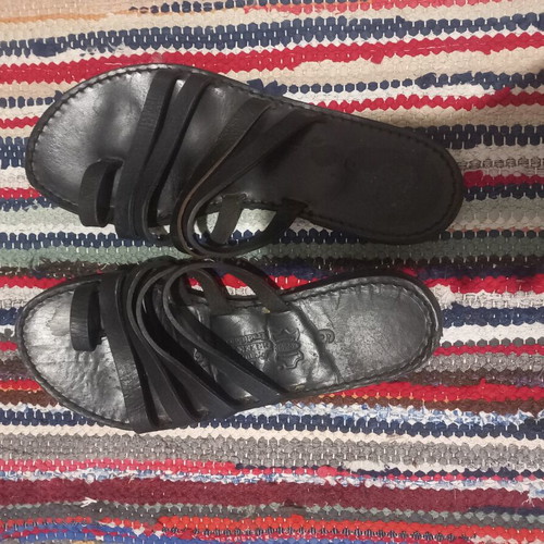 Kouros Handmade Leather Sandals like new, black