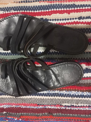Kouros Handmade Leather Sandals like new, black