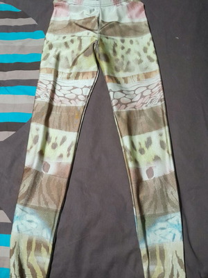 Women's leggings used, size small, multicolored