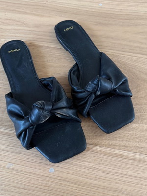 Mango slippers size 39 black like new