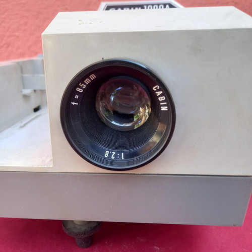 Projector Japan used, lamp needs replacement