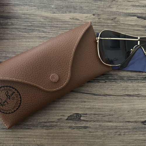 Ray Ban sunglasses with gold frame like new