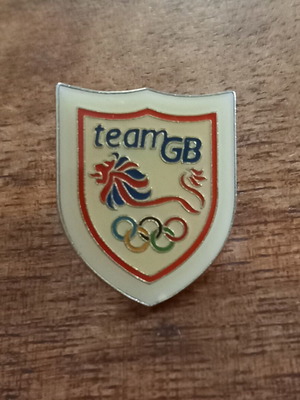 Olympic Games 2004 pin badge like new