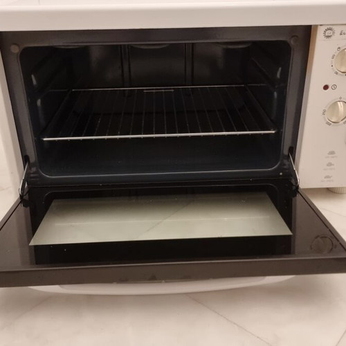 Rex Eurotherm tabletop oven used, fully functional, white