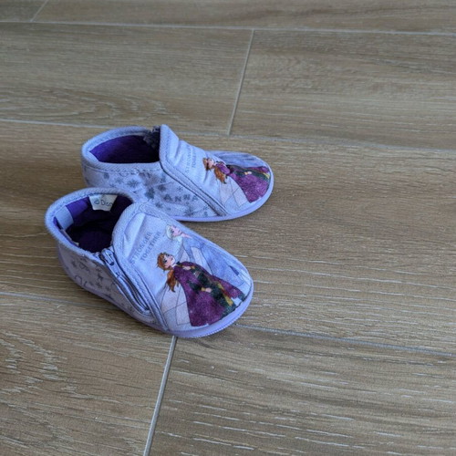 Frozen slippers No 23 used, purple