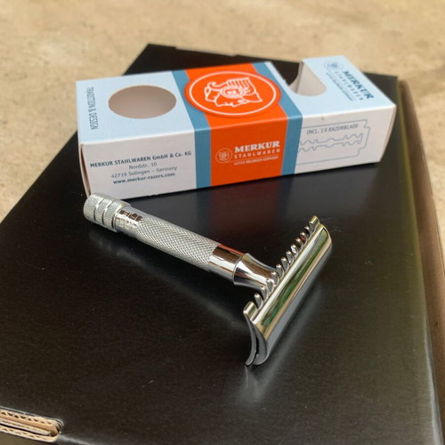 Merkur 15c open comb safety razor like new