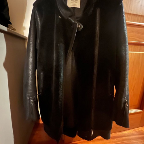 Zara coat with synthetic fur like new, black