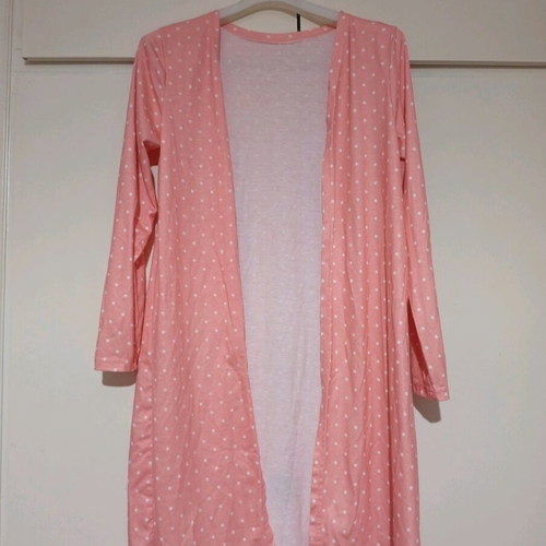 Thin salmon robe like new