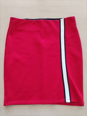 Stradivarius mini skirt like new, red with white stripe, size 42