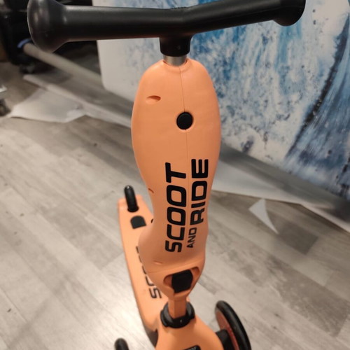 Scoot & Ride Highwaykick 1 scooter like new, 2-in-1 ride-on
