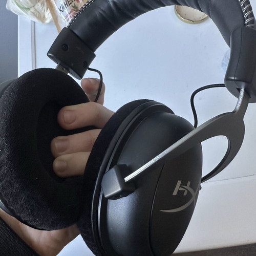 HyperX gaming headset used with detachable microphone and cable