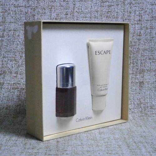 Escape Calvin Klein EDP 50ml and bath and shower gel gift set new with box
