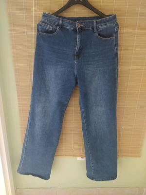 Women's classic jeans very stretchy, like new, size XXL