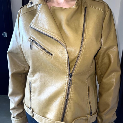 Leather jacket yellow like new, good quality Turkey